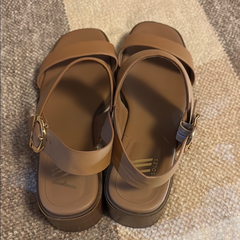 AEROSOLES Tan Leather Slingback Sandals - Picture 3 of 10